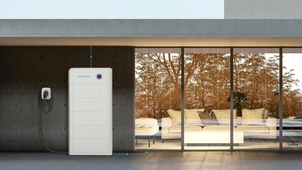 Thuisbatterij naast een woning